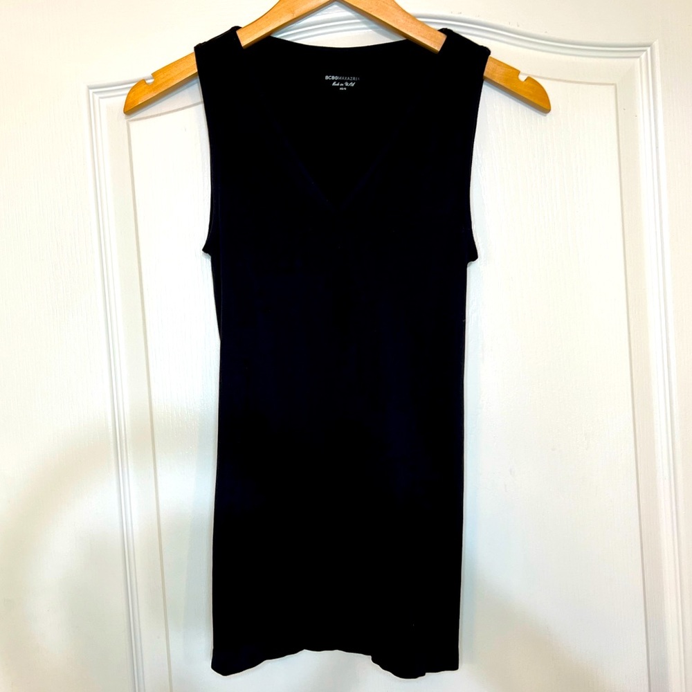 NWOT BCBG MAXAZRIA Black Tank Shirt with built-in bra, size XS/S